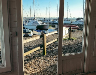 Beach-Hut-10