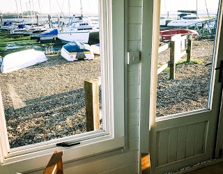 Beach-Hut-4